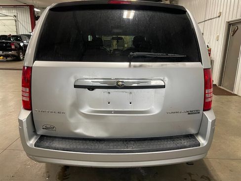 Used 2010 Chrysler Town & Country Touring Plus FWD image 7