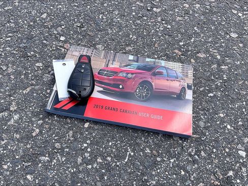 Used 2019 Dodge Grand Caravan SE FWD image 10