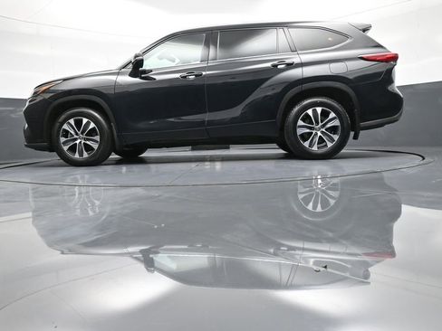 Certified 2020 Toyota Highlander XLE image 34
