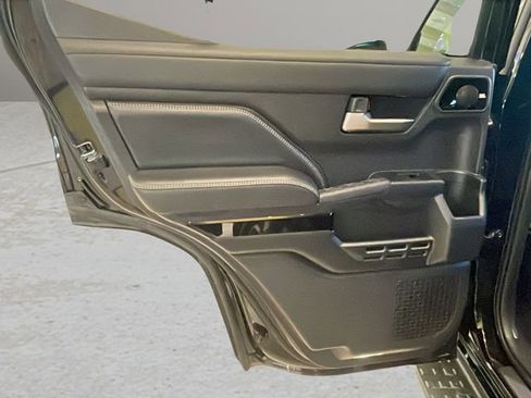 Used 2025 Toyota 4Runner Limited image 13