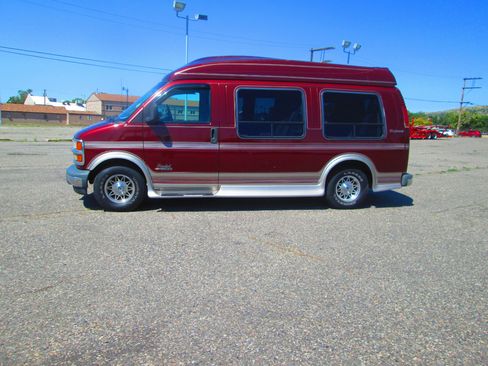 Used 1997 Chevrolet Express 1500 image 2