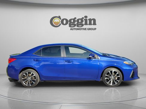 Used 2017 Toyota Corolla XSE FWD image 5