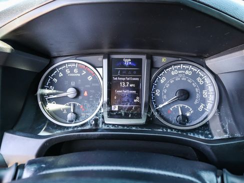 Used 2022 Toyota Tacoma TRD Off-Road w/ Technology Package AWD/4WD image 25