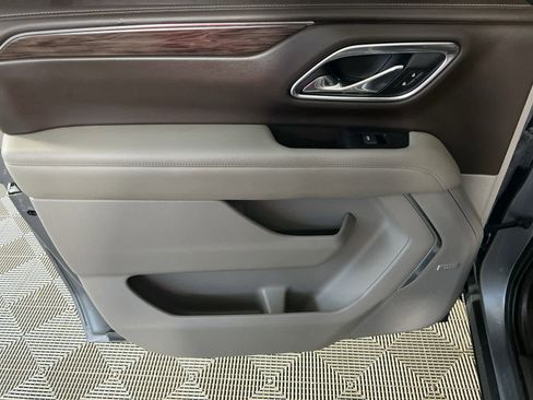 Used 2021 Chevrolet Suburban Z71 w/ Z71 Off-Road Package image 27