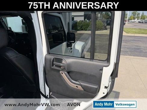 Used 2016 Jeep Wrangler Unlimited Sahara AWD/4WD image 16