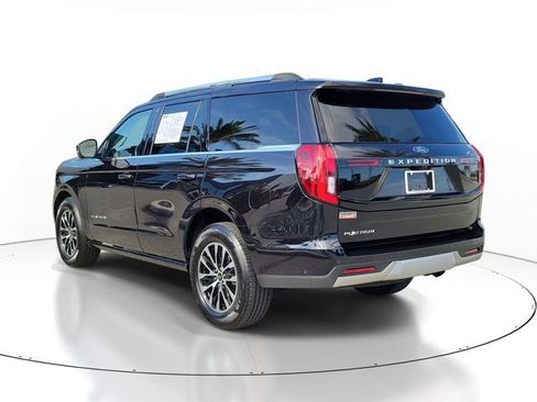 Used 2025 Ford Expedition Platinum AWD/4WD image 3