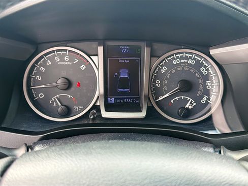 Used 2018 Toyota Tacoma SR5 image 35