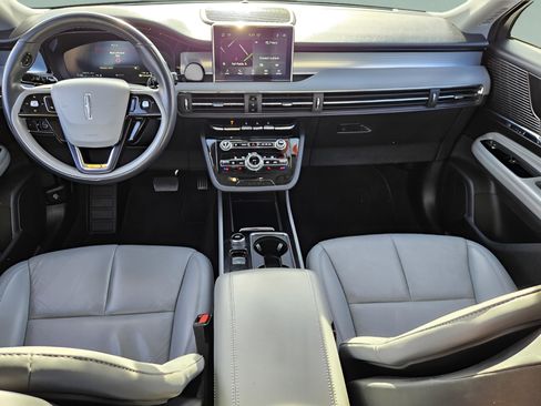 Used 2022 Lincoln Corsair Grand Touring image 12