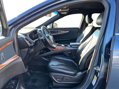 Used 2019 Lincoln Nautilus Select image 14