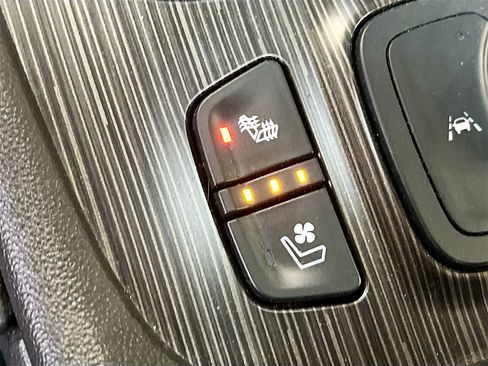 Used 2022 GMC Acadia SLT w/ Technology Package image 21