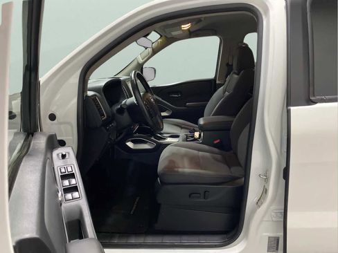 Used 2024 Nissan Frontier SV w/ Technology Package image 10