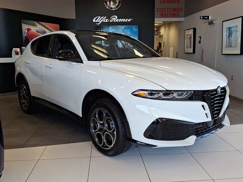 New 2026 Alfa Romeo Tonale AWD/4WD image 3