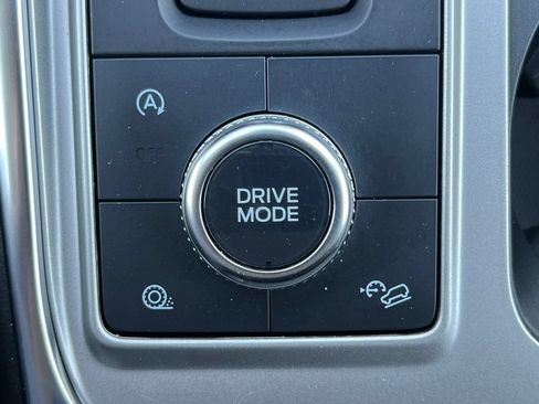Used 2021 Ford Explorer Limited w/ Equipment Group 301A AWD/4WD image 33