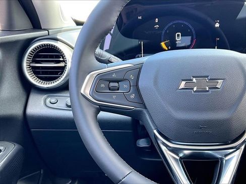 New 2026 Chevrolet Trax ACTIV w/ Sunroof Package FWD image 19
