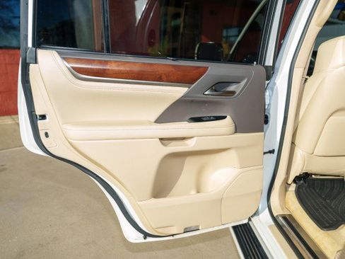 Used 2021 Lexus LX 570 4WD w/ Luxury Package image 24