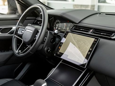 Certified 2026 Land Rover Range Rover Velar Dynamic SE AWD/4WD image 32