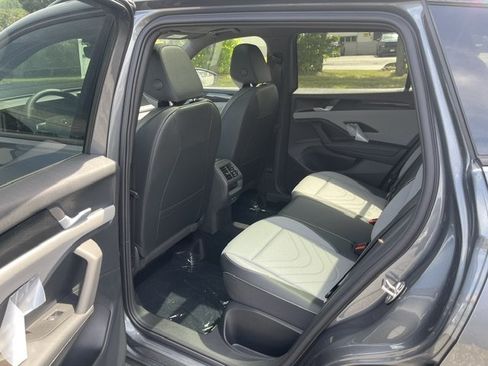 New 2026 Volkswagen Tiguan SE R-Line AWD/4WD image 10