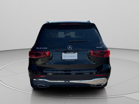 Used 2026 Mercedes-Benz GLB 250 4MATIC image 4