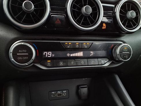 Used 2020 Nissan Sentra SR w/ Premium Package image 12