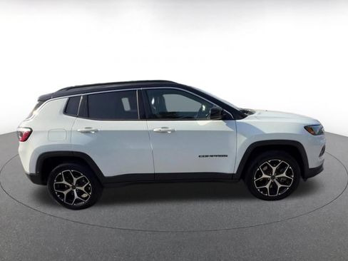 Used 2025 Jeep Compass Limited AWD/4WD image 16