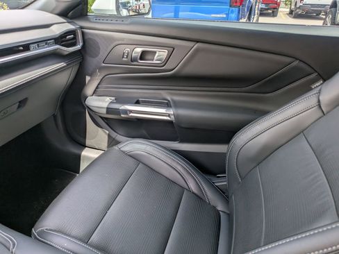 Used 2025 Ford Mustang GT Premium w/ GT Performance Package RWD image 14
