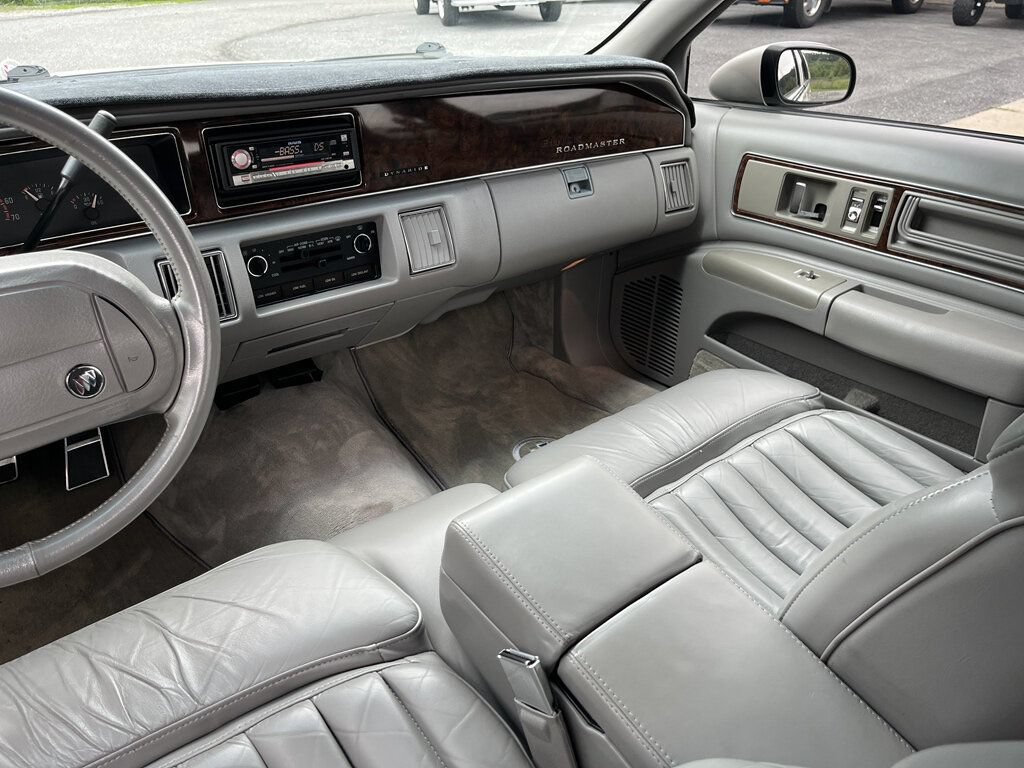 Used 1992 Buick Roadmaster Sedan RWD image 40