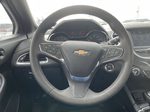 Used 2017 Chevrolet Cruze LT w/ Convenience Package image 20