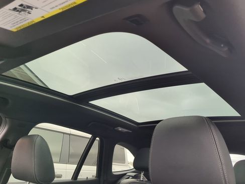 Used 2017 BMW X1 xDrive28i image 18