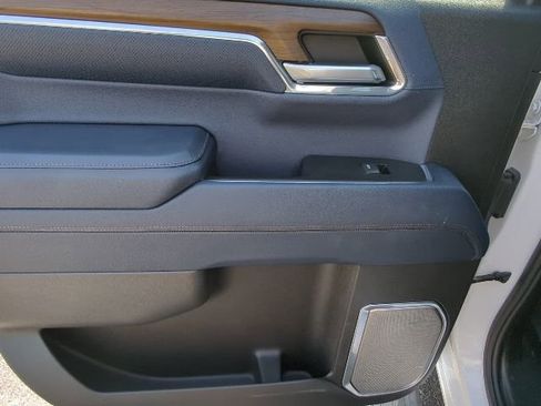 Used 2024 Chevrolet Silverado 1500 High Country image 23