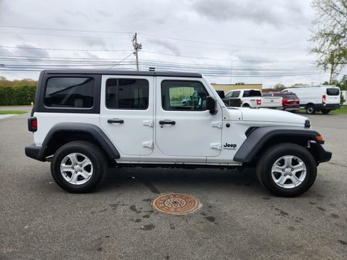 Used 2022 Jeep Wrangler Unlimited Sport AWD/4WD image 17