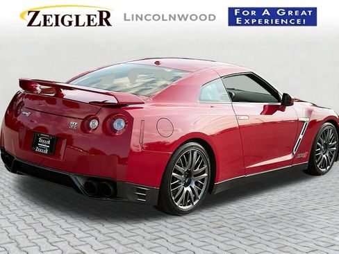 Used 2016 Nissan GT-R Premium AWD/4WD image 13