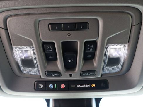 Used 2022 GMC Sierra 2500 Denali w/ Denali Ultimate Package AWD/4WD image 33