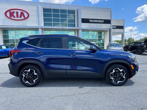 Used 2024 Kia Seltos EX AWD/4WD image 8