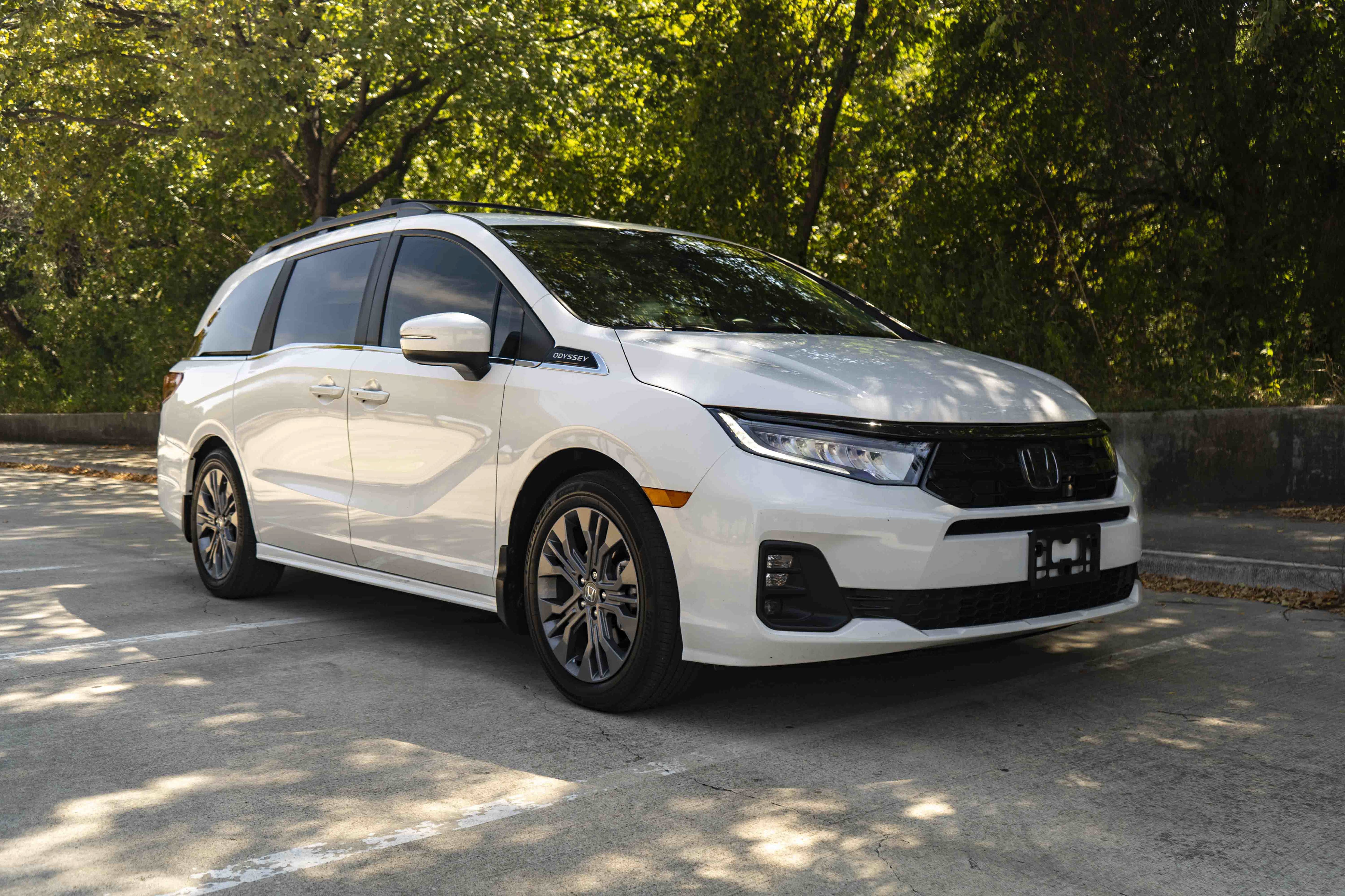 Certified 2025 Honda Odyssey Touring image 2