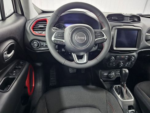 Used 2023 Jeep Renegade Trailhawk image 13