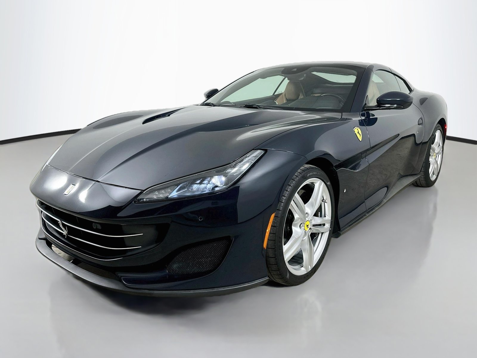 Used 2020 Ferrari Portofino RWD image 1