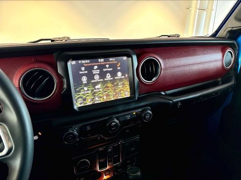 Used 2023 Jeep Wrangler Unlimited Rubicon 4xe AWD/4WD image 19