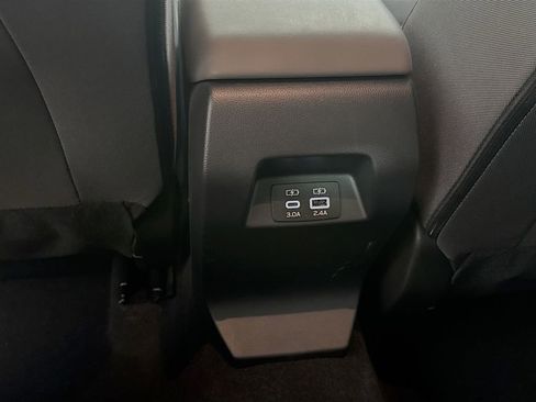 Used 2025 Subaru Crosstrek 2.0i Premium image 30