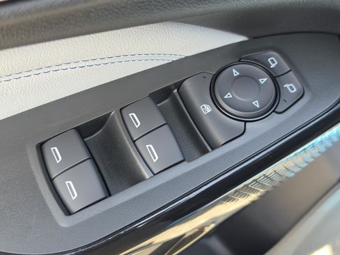 New 2026 Chevrolet Trax LT w/ Sunroof Package FWD image 23