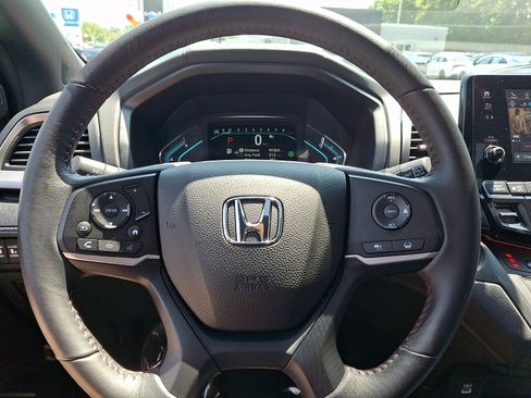 Used 2024 Honda Odyssey Sport image 18