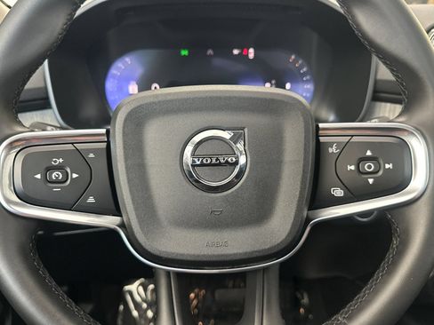 Used 2025 Volvo XC40 B5 Plus AWD/4WD image 28