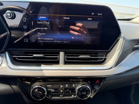 Used 2024 Chevrolet Trax ACTIV w/ Driver Confidence Package image 10