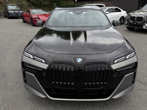 Used 2023 BMW 760i xDrive w/ Parking Assistance Package AWD/4WD image 16