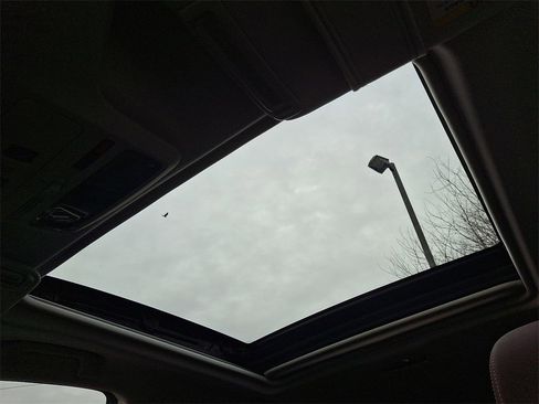 Used 2018 Subaru Forester 2.5i Touring image 14