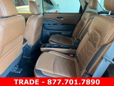 Used 2022 Nissan Pathfinder Platinum w/ Cargo Package image 12