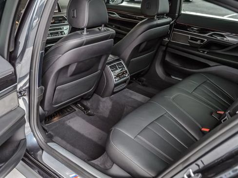 Used 2019 BMW 740i w/ M Sport Package RWD image 43