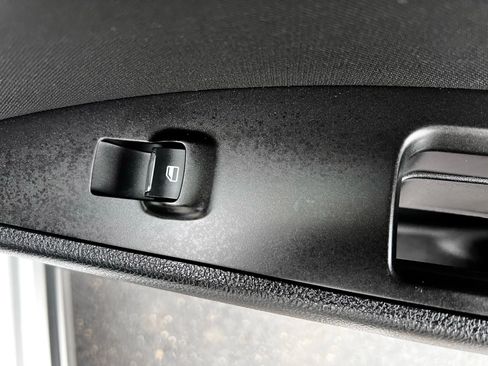 Used 2018 Ford Fusion SE w/ Equipment Group 201A image 28