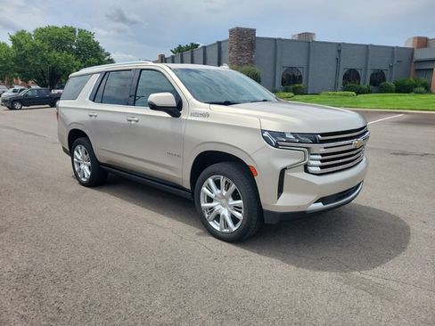 Used 2021 Chevrolet Tahoe High Country w/ Premium Package AWD/4WD image 7