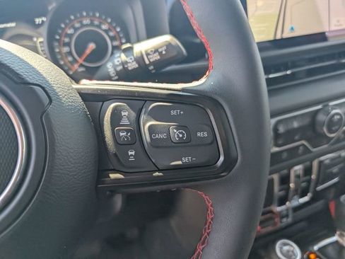 Used 2024 Jeep Wrangler Unlimited Rubicon image 17