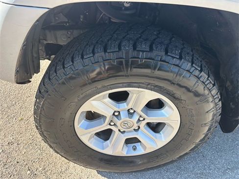 Used 2019 Toyota 4Runner SR5 Premium image 9